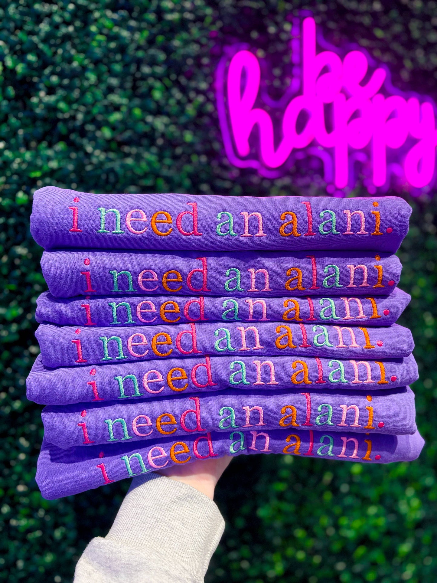 i need an alani tee💜